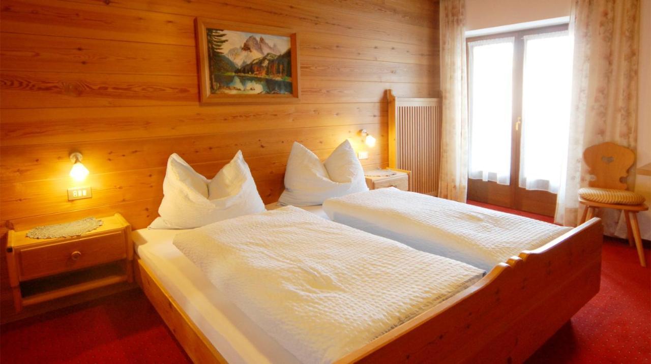 Garni Waldfrieden Hotel Кастелрото Екстериор снимка